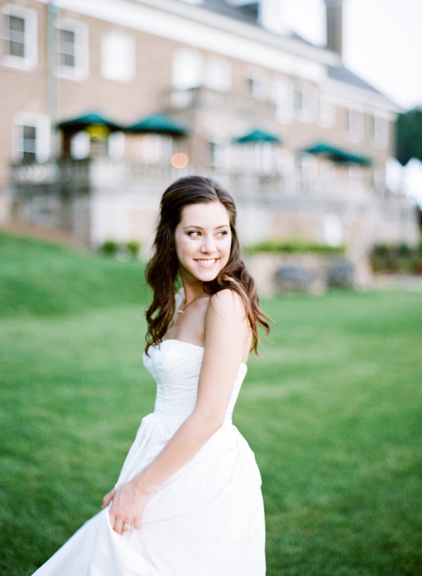Beautiful Bride | The Felt Mansion Holland Michigan | Cory Weber Photography