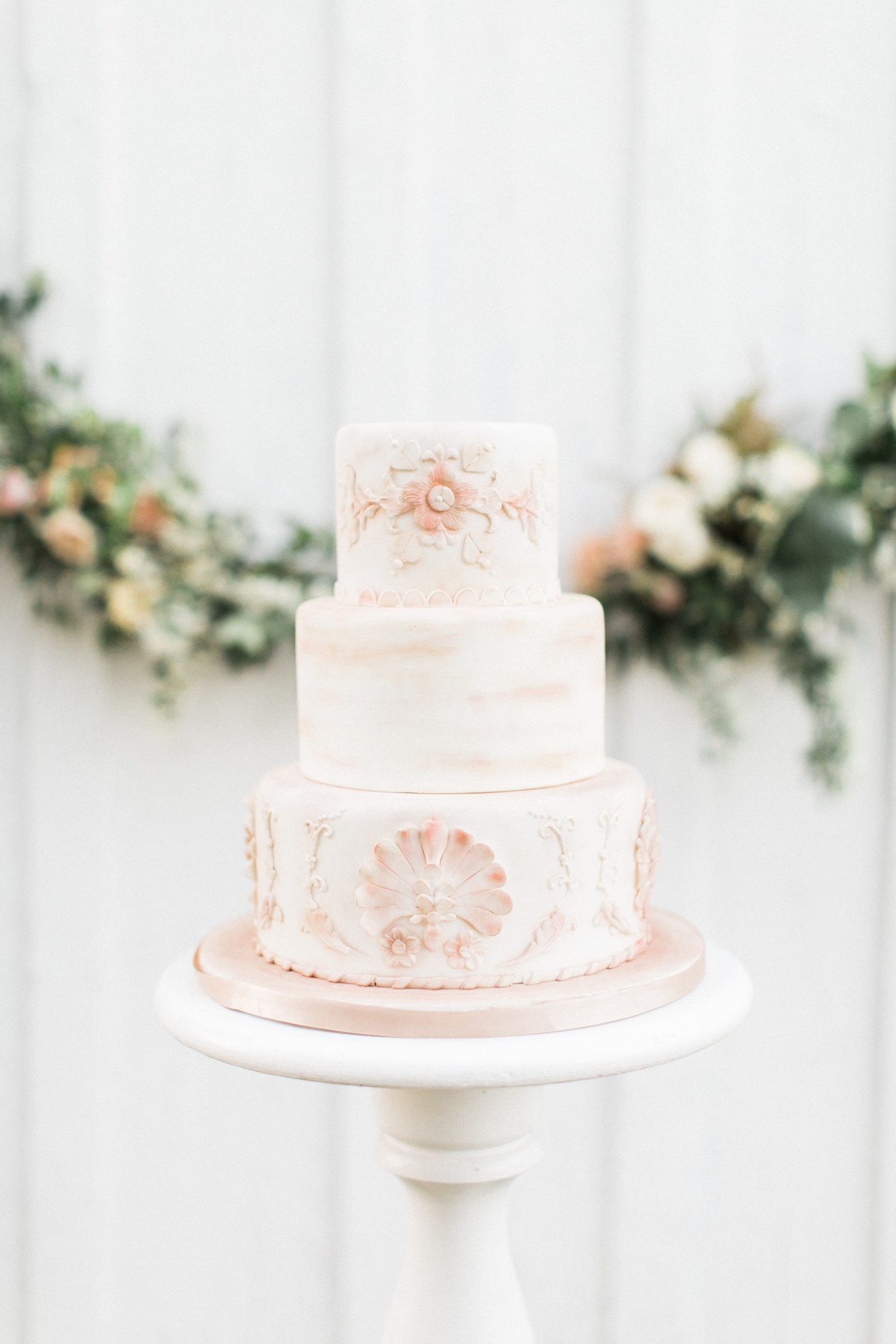 Bella e Dolce custom cake | Fountain Point Resort | Sincerely, Ginger Event Design & Production | BLOOM Floral Design | Cory Weber Photography